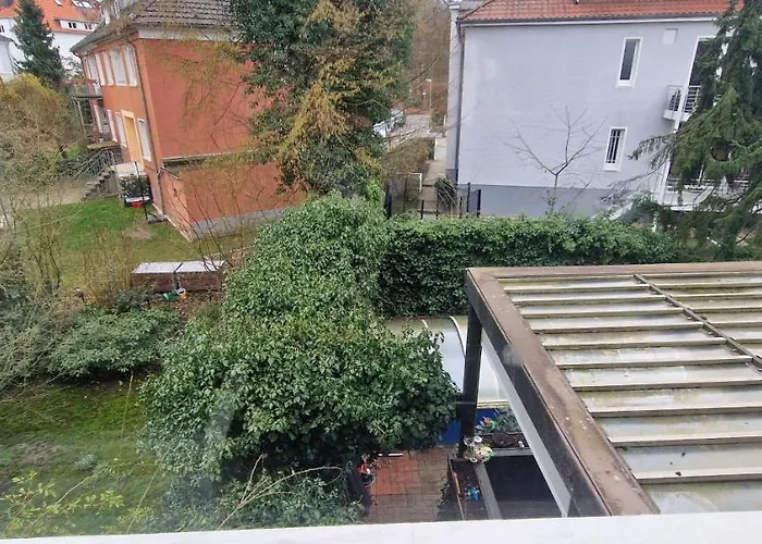 Zuhause Im Gruenen 民宿 *
